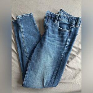 American Eagle Outfitters Blue Women Ripped Jeans. Hi-Rise Jegging